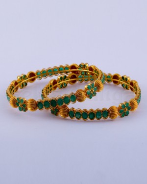 FANCY EMERALD BANGLE